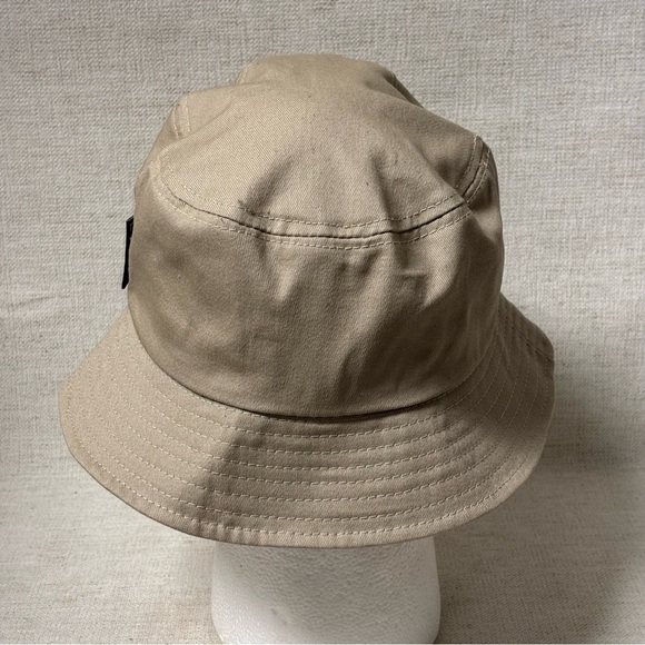 Buc-ee's Khaki Bucket Hat - Picture 5 of 7